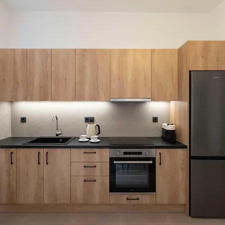 Parikia's Urban Oasis * باروس