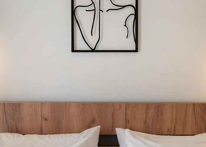 Parikia's Urban Oasis باروس