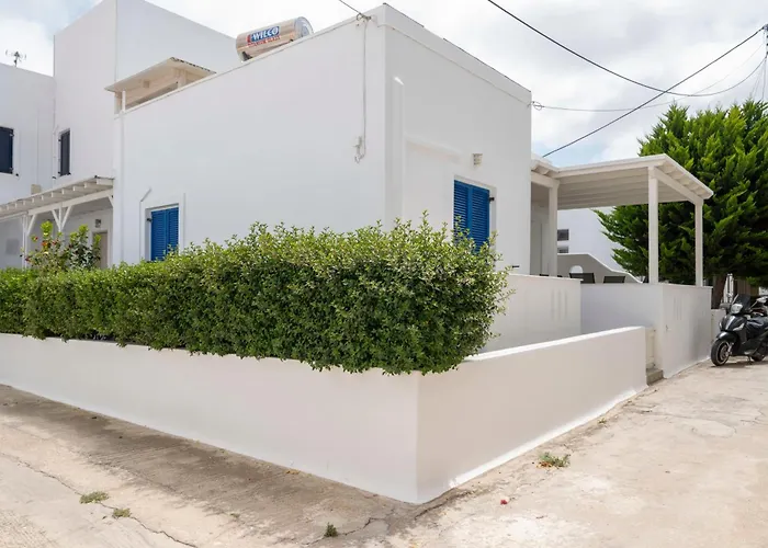 بيت للعطل Parikia's Urban Oasis باروس