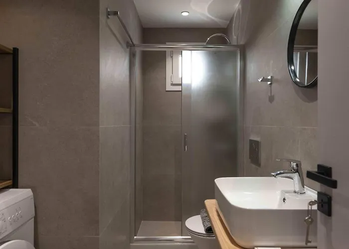 Parikia's Urban Oasis * باروس