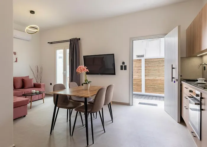 Parikia's Urban Oasis باروس