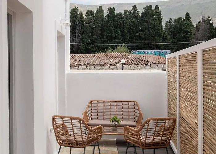 Parikia's Urban Oasis بيت للعطل باروس